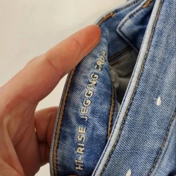 American Eagle Hi Rise Jegging Crop Womens Size 8 Short Light Wash Distressed - Picture 4 of 7